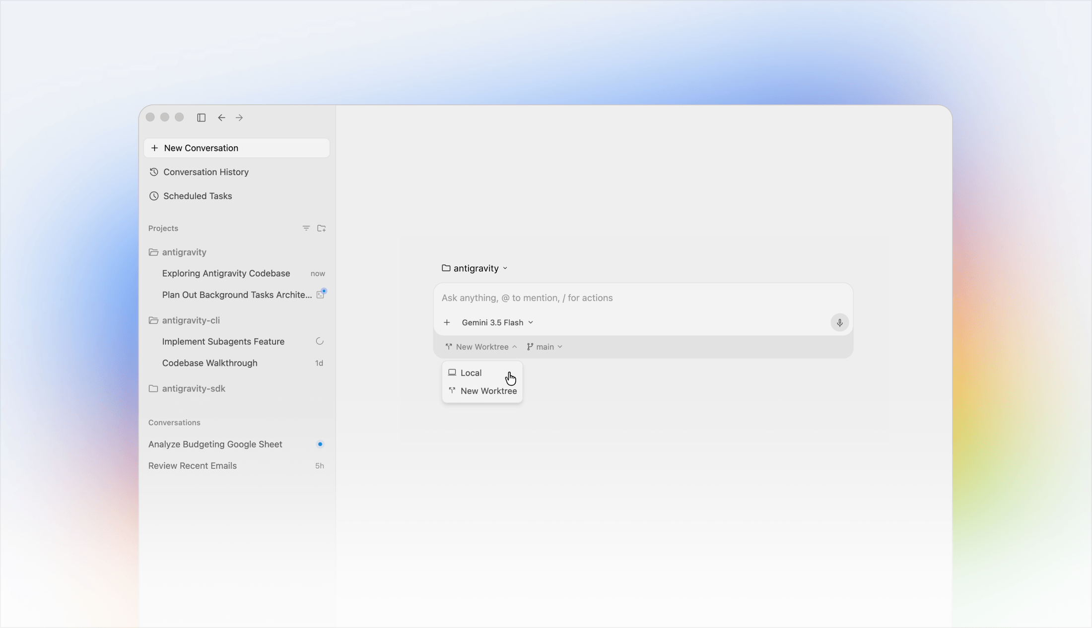 Google Antigravity 2.0のデスクトップアプリ画面。左にProjectとConversationの一覧、中央に指示入力欄が並ぶ